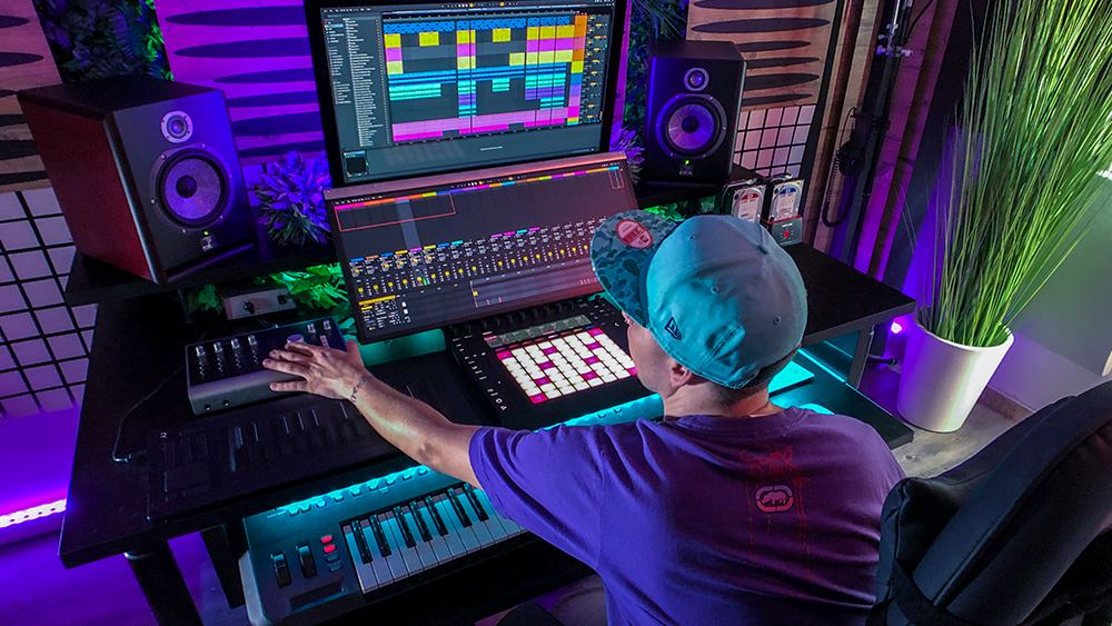 Gradozero produciendo en el estudio
