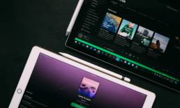 Pantalla de Spotify for Artists mostrando crecimiento real por playlists sin uso de bots